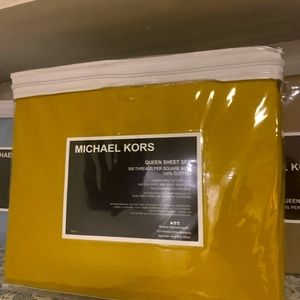 Michael Kors Sheet set